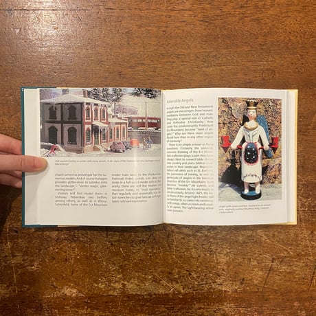 「Tales of Arks, Angels and Nutcrackers：Folk Art from the Erz Mountains」Ehrhardt Heinold