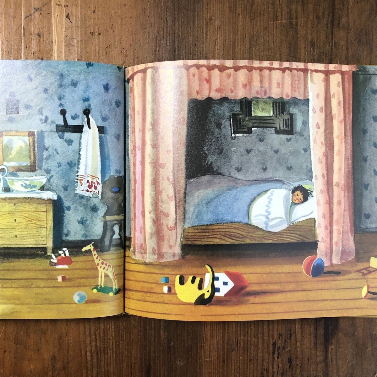 ミシュカ」マリー・コルモン 文 フョードル・ロジャンコフスキー 絵