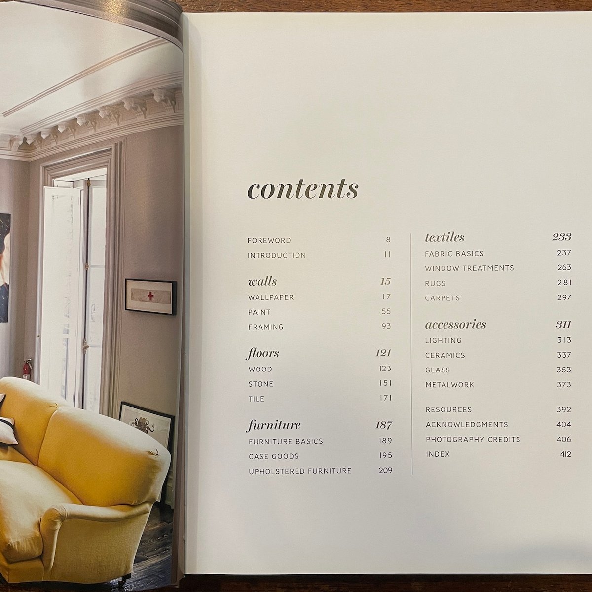 THE FINER THINGS：timeless furniture, textiles,