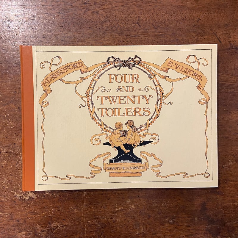 新品70年代英国ロイヤルオズボーン瞳を閉じながら微笑む姿に癒される子ブタ　縁起物 FOUR AND TWENTY TOILERS（二十四の仕事師たち／オズボーン