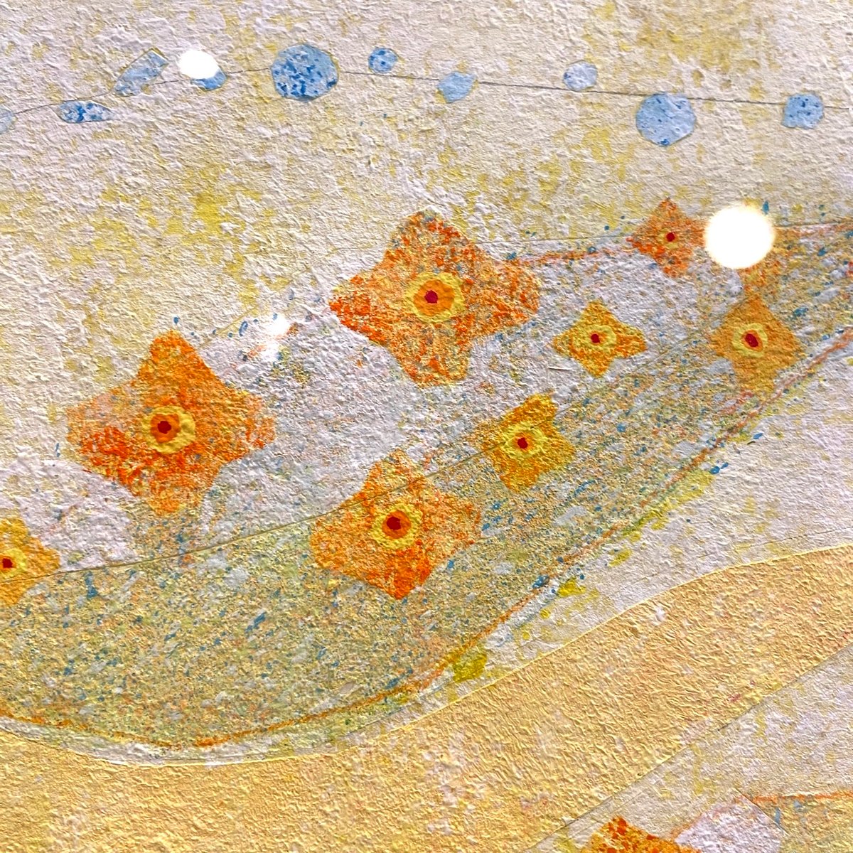しいきさいこ 作品「あの日の雨上がりの水たまりに浮かぶ光の色です
