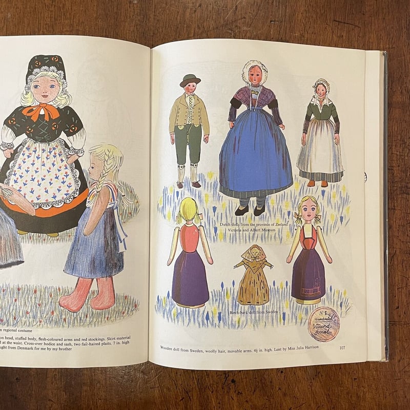 DOLLS OF THE WORLD」Gwen White | Frobergue onl