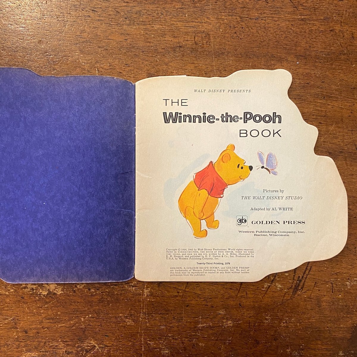 A GOLDEN SHAPE BOOK：The WINNIE-The-POOH Book」A