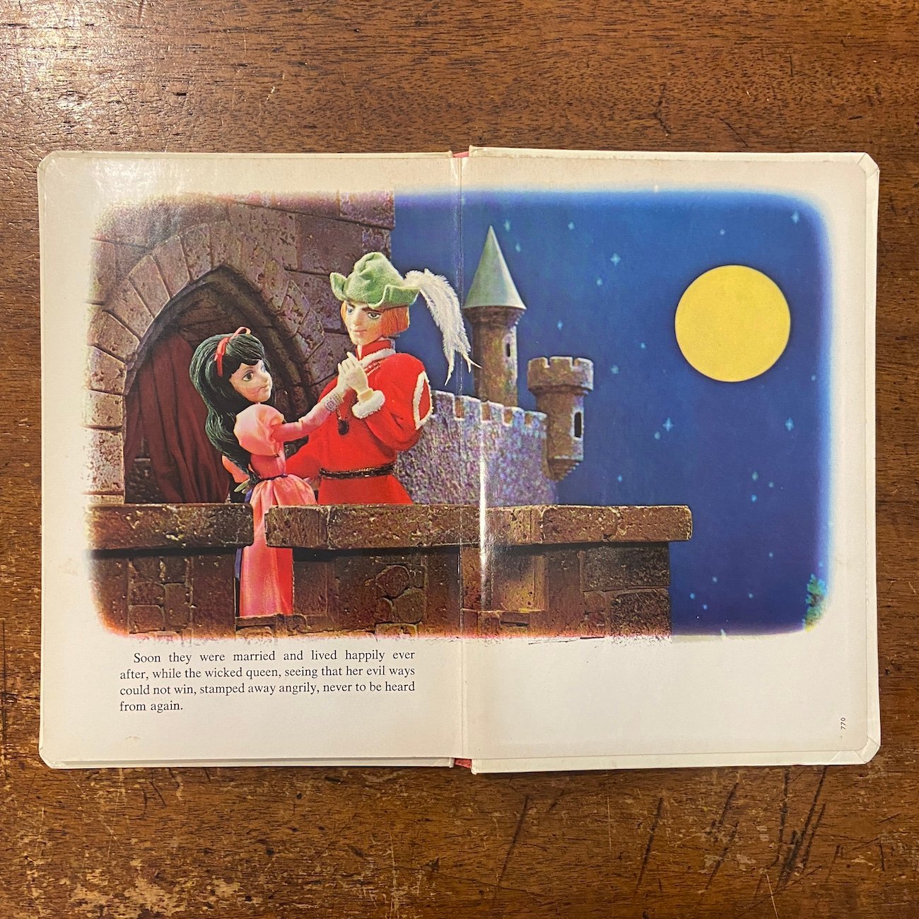 Snow White and The Seven Dwarfs（白雪姫）／A PUPPET