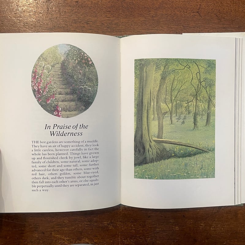 Through the Garden Gate」Susan Hill Angela Barr