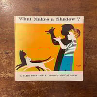「What Makes a Shadow？（1968年）」Clyde Robert Bulla　Adrienne Adams（エイドリアン・アダムス）