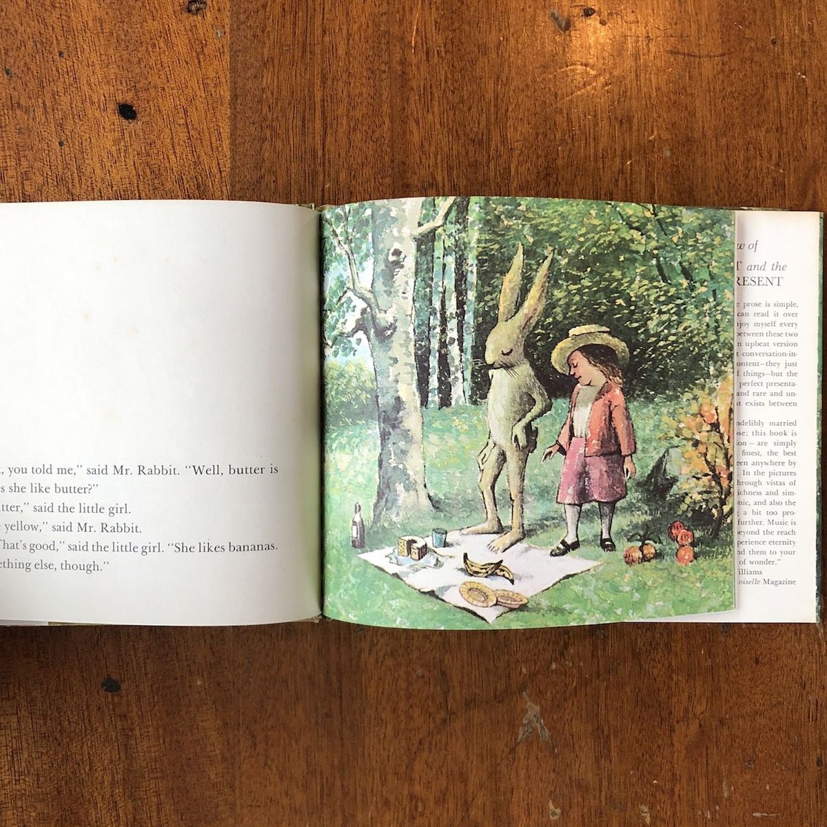 Mr. Rabbit and The Lovely Present」Charlotte Zo