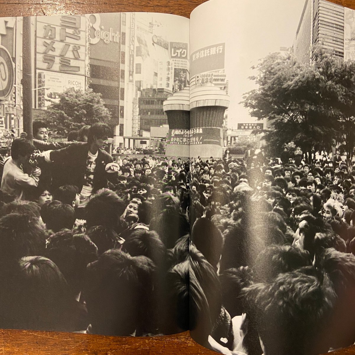 その他 Underground GIG Tokyo 1978-1987 Underground GIG Tokyo 1978 – 1987 Action Portrait by Gin