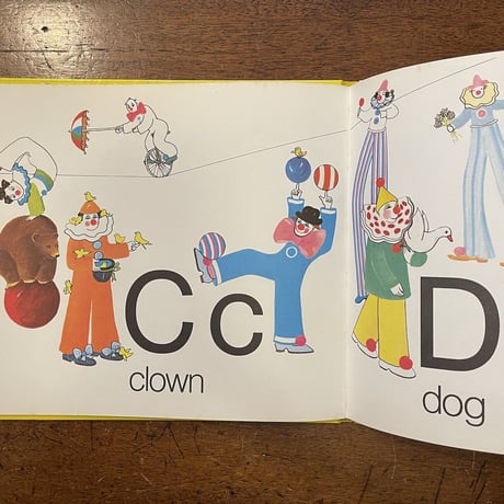 「THE ALPHABET BOOK」Ljiljana Rylands