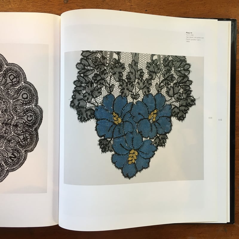 アート・デザイン・音楽 LACE FROM THE VICTORIA AND  MUSEUM LACE From the Victoria and Albert Museum」Clare