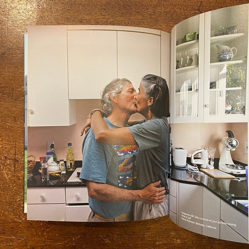 Learning to Love you more」Harrell Fletcher Mir