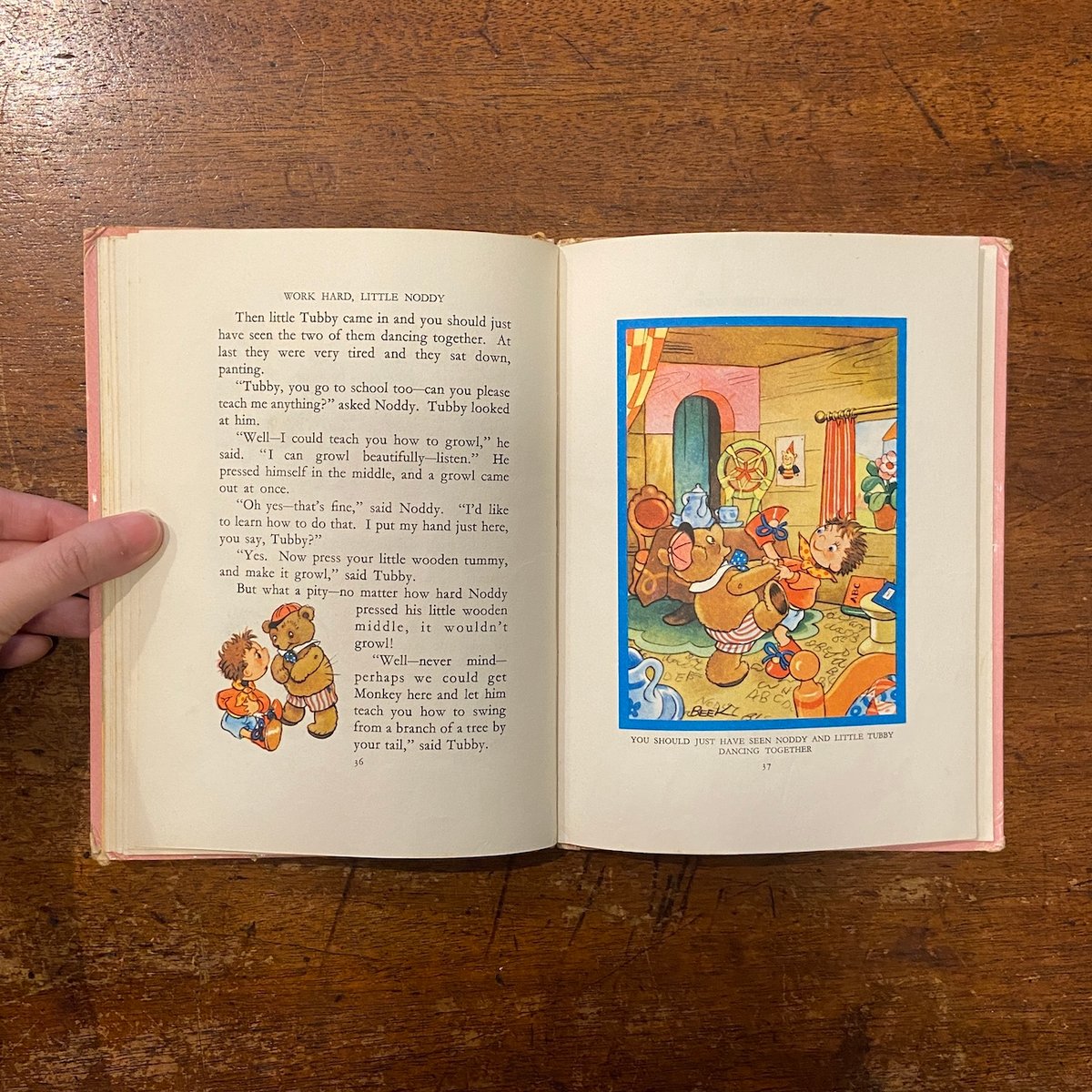 NODDY GOES TO SCHOOL」Enid Blyton（イーニッド・ブライトン）