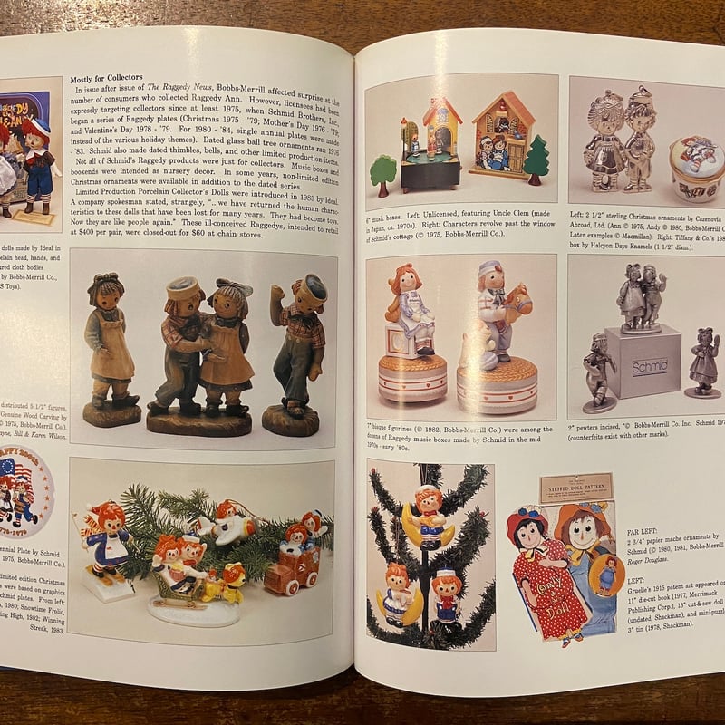THE COLLECTOR'S WORLD OF RAGGEDY ANN AND ANDY