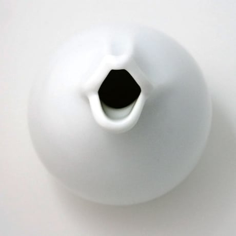 Chu-Lip Pot -Ceramic White-