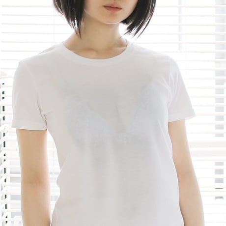 うっすらと谷間が見える妄想マッピングＴシャツ