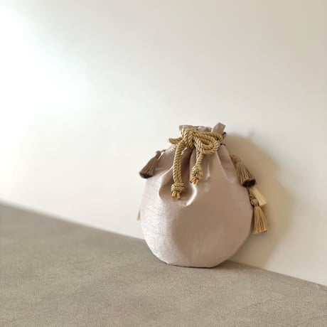 Drawstring bag　pearl gray