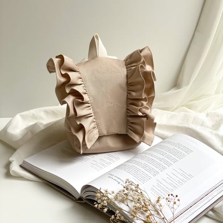 Frill ruck suck * latte beige*