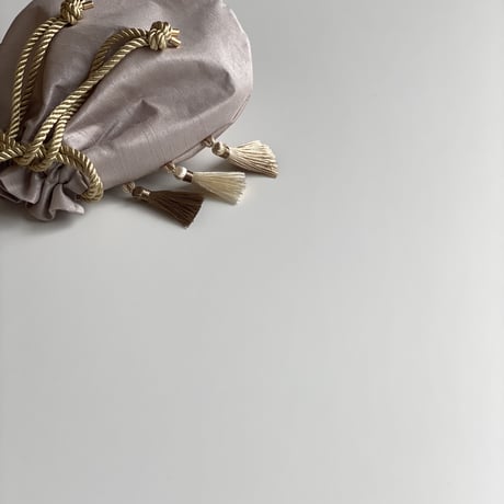 Drawstring bag　pearl gray