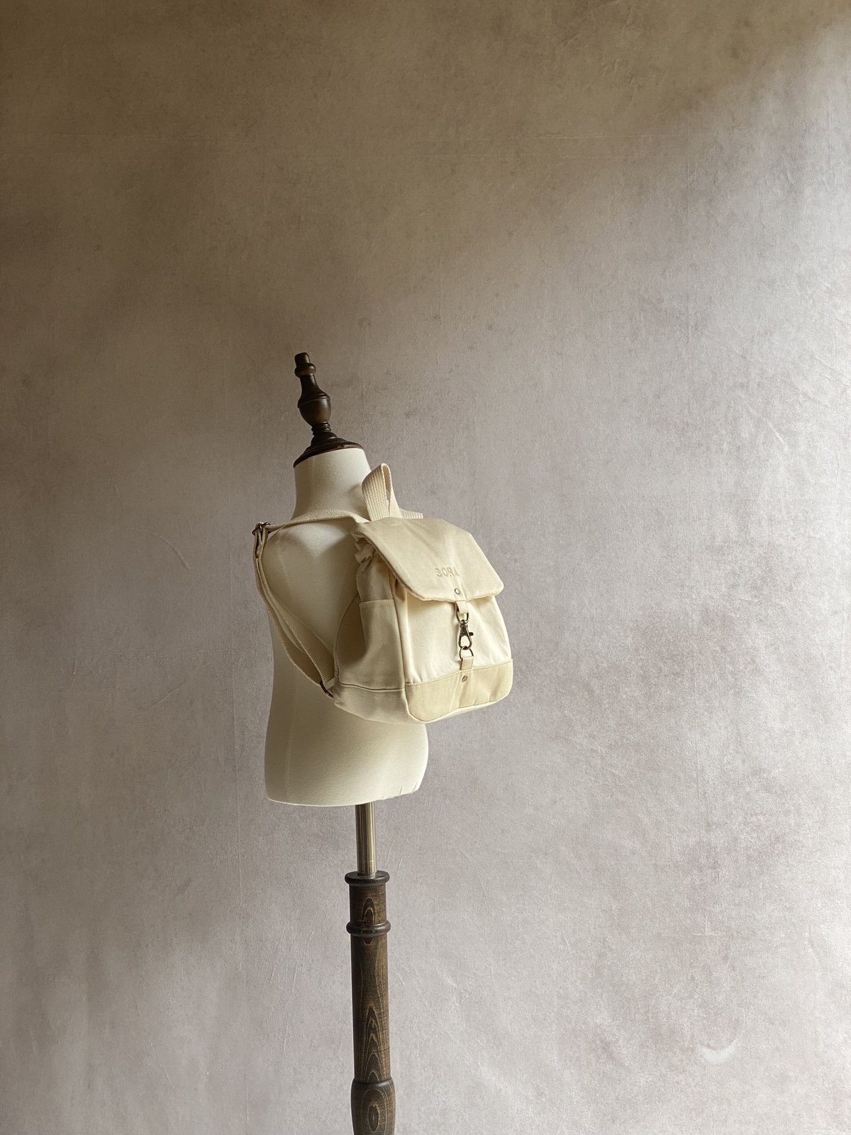 撮影用バックペーパー　スーパーホワイト　SAVAGE　270巾　スタンド付　サンドバッグ付　ほぼ新品　【池袋へ取りに来られる方】 撮影用バックペーパー スーパーホワイト SAVAGE 270巾 スタンド付