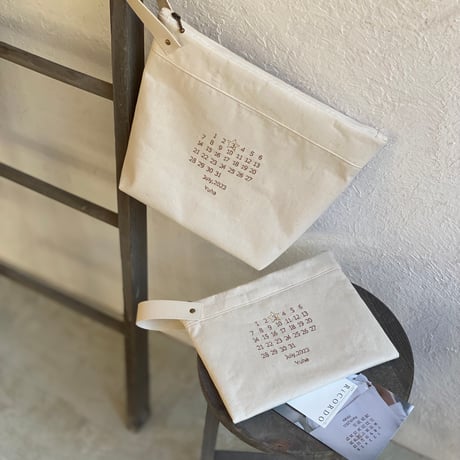 𝐁𝐢𝐫𝐭𝐡𝐝𝐚𝐲 𝐜𝐚𝐥𝐞𝐧𝐝𝐚𝐫 FLAT POUCH