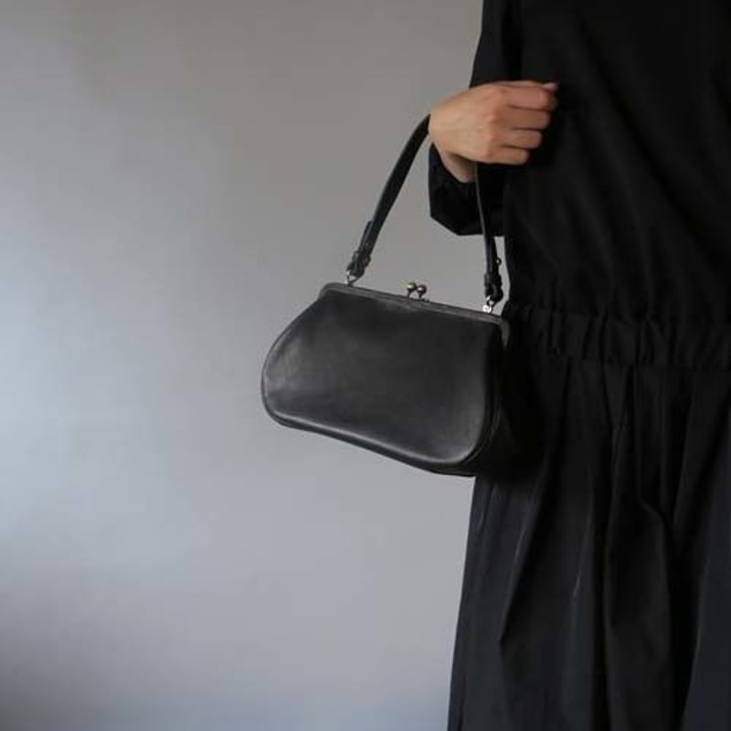 plain gama hand bag-round (black) | yammart