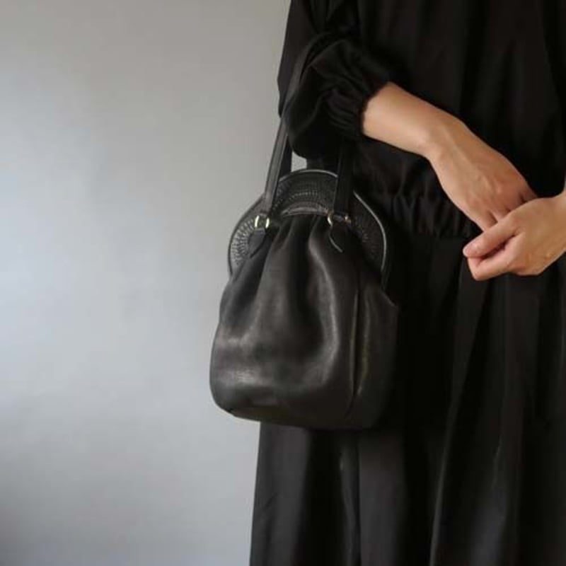 stitch hand bag (black) | yammart stitch hand bag (black) | yammart