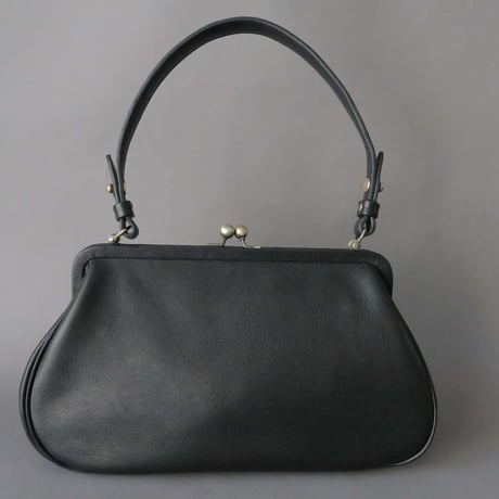 Yammart カウレザー がま口 スクエア型 ハンドバッグ 肩がけ 黒 本革 CATEGORY ハンドバッグ | yammart Yammart カウレザー がま口 スクエア