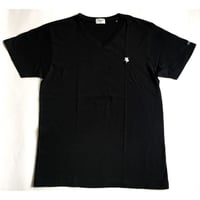 KIBAMUSHA EMBROIDERY V-NECK TEE／鬼馬武者刺繍VネックTシャツ／KOBUSHI BRAND／コブシブランド（BLACK/SILVER)シルバー刺繍