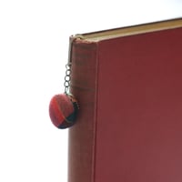 G688 ボンボンつきブックマーク 10.5cm