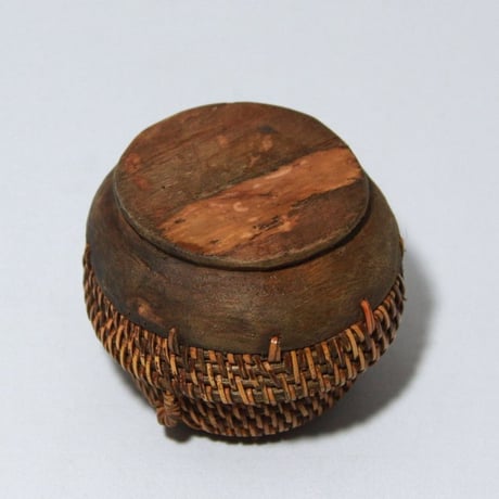 D966 ビナリ・ボックス　直径9.5 x 高さ7.5 cm