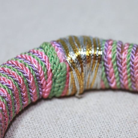 E112 紐細工 ブレスレット　　内周17.8 x 幅 1.5cm