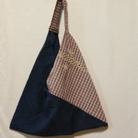 B1061 三角トートバッグ(薄手、ホックあり） 23x51cm