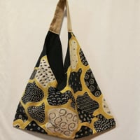B1058 三角トートバッグ(薄手、ホックあり）  25x52cm
