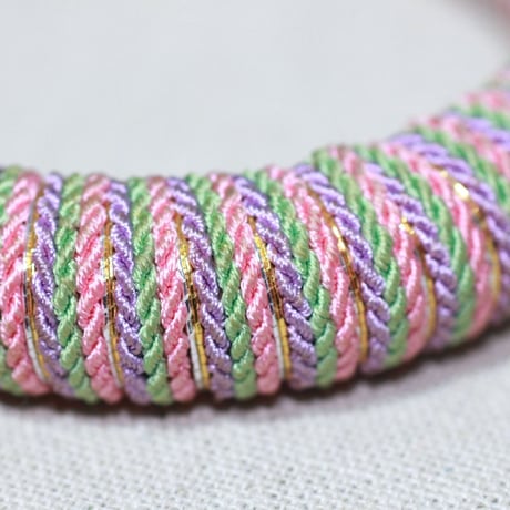 E112 紐細工 ブレスレット　　内周17.8 x 幅 1.5cm