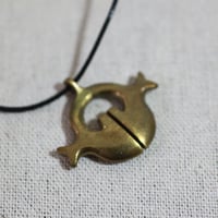 E334 真鍮ペンダント(革紐:黒)  80cm
