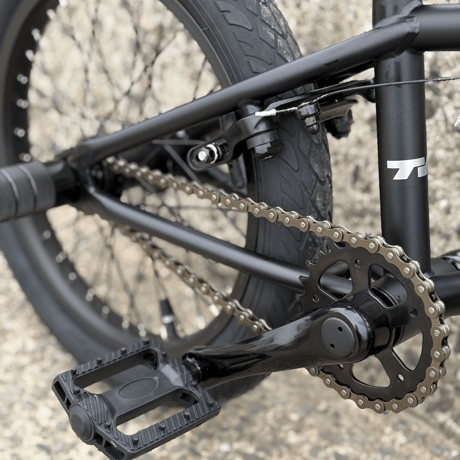 TNB PLUG16 BLACK