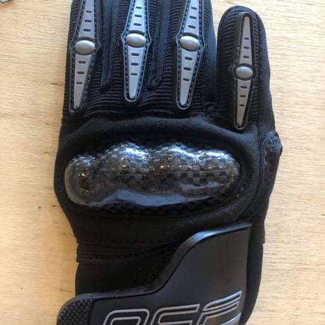 G-FORMボディプロテクタ・ヘルメット・グローブ G-FORMボディプロテクタ・ヘルメット・グローブ