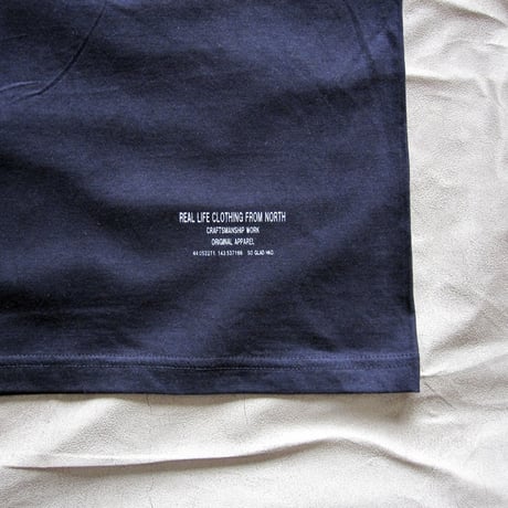 Flower Pocket V Neck TEE