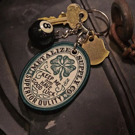 Retro strap keychain (Oval)