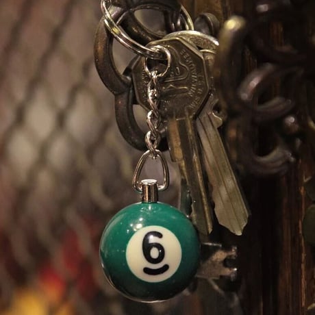 8 Ball Keyching