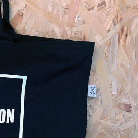 Box Logo Zip Totebag
