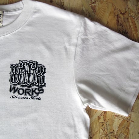 U.T.R.works LOGO TEE