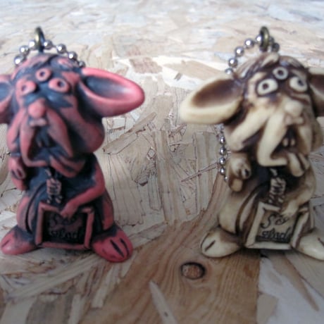 Beckoning Rat KEYCHAIN