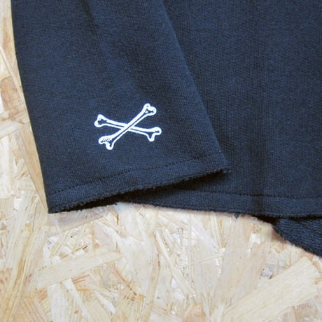 So Glad  Cut-Off Crew Neck Sweat BLK