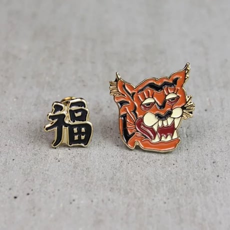 "ROARING TIGER" Pin Set