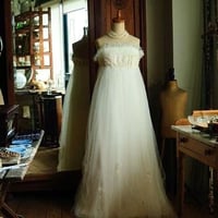 白い花びらの舞う野原のドレス（レンタル）no5