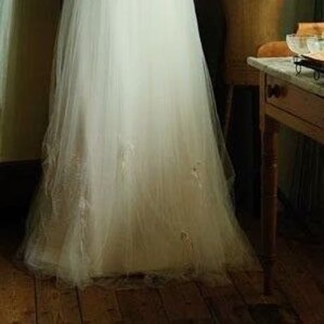 白い花びらの舞う野原のドレス（レンタル）no5