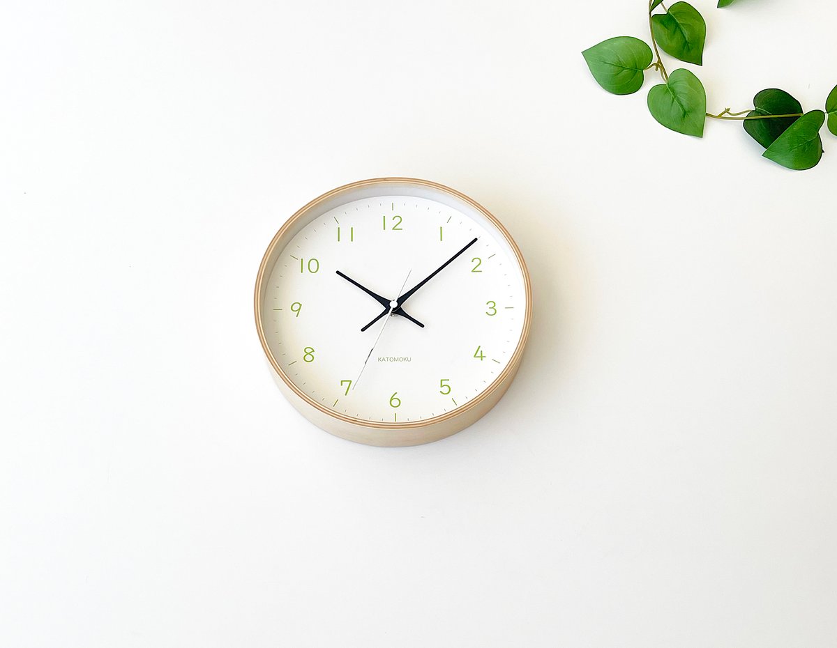 【数量限定】KATOMOKU plywood clock 22 ライトグリーン 名入れ付き】 KATOMOKU plywood clock 22 ライトグリーン km-12