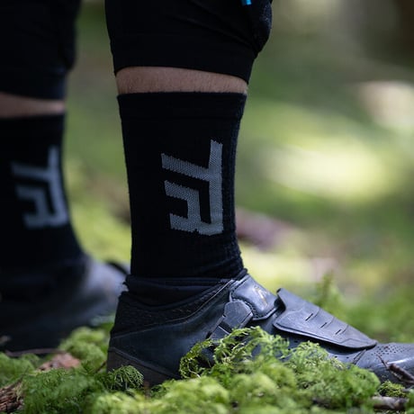 TR LOGO HEAD BADGE WOOL SOCKS