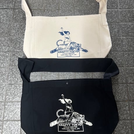 KRAFTY TOKYO別注　THE SPEEDWAY RIDE BAG生成り KRAFTY TOKYO別注 THE SPEEDWAY RIDE BAG生成り 【公式通販】